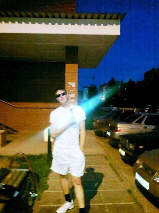 сердце ярко светится, так хочет сильно любви