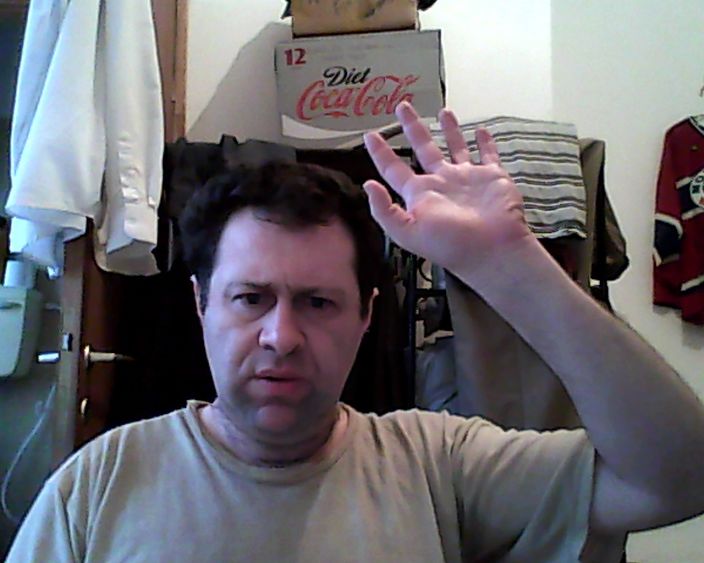 Вот он я.   Here I am.