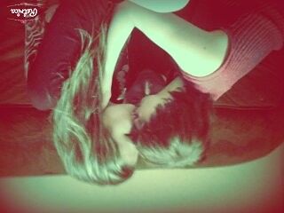 С подружкой у меня дома)))