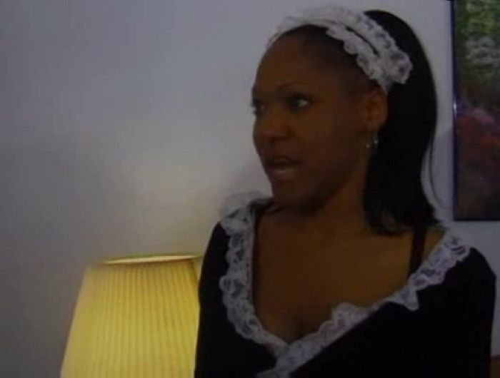 трахают раком горничную