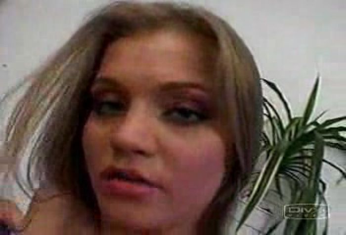 Трах и минет на диване