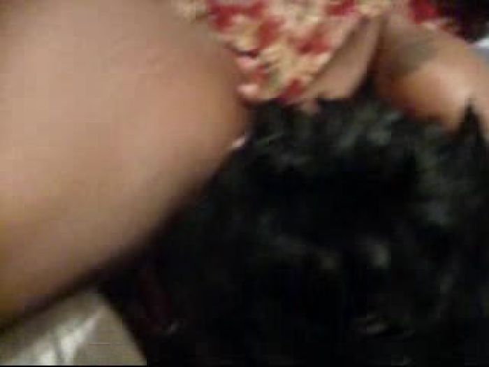 Toy for her pussy and lots of tonguing