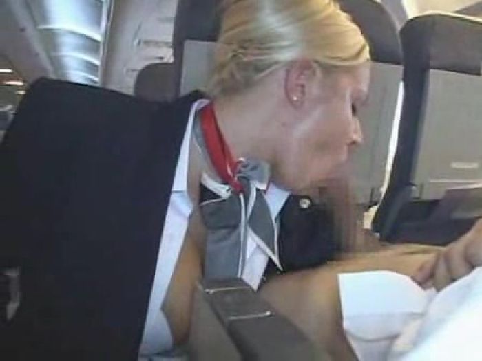 В самолете делает приятное