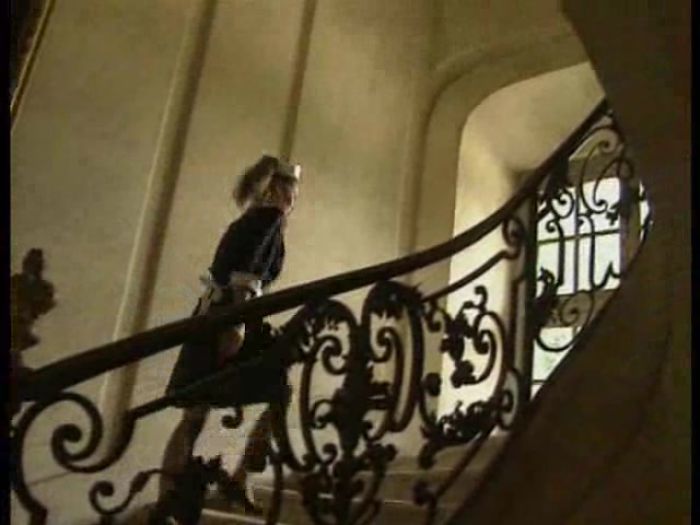 Две горячие служанки