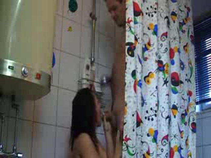 Домашний трах в душевой