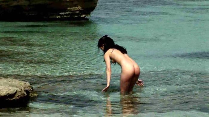 Jana Miartusova- Posing At The Beach