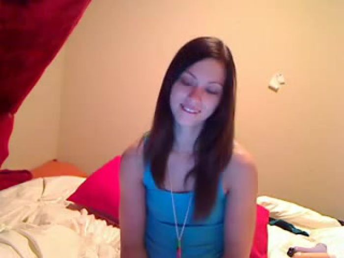 Разделась перед камерой