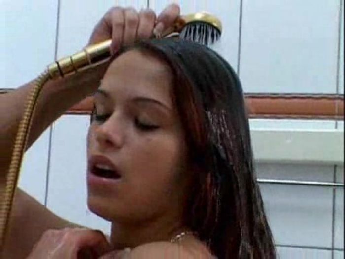 Niki Belucci - Bathroom Scene