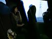 Девушка мастурбирует на заднес сиденье автобуса