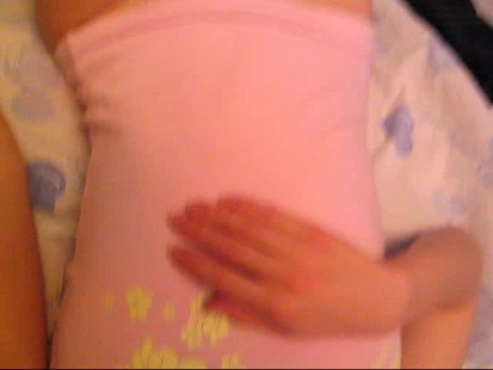 Настя сосет вверх ногами