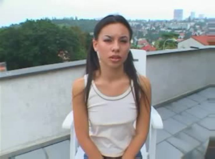 18Years Old Plays With Herself