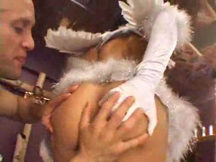 Переоделась в ангелочка